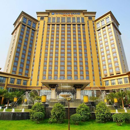 Wyndham Grand Plaza Royale Palace Chengdu Exterior photo