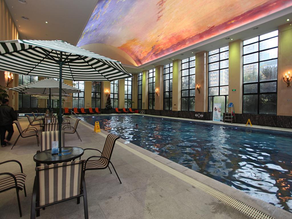 Wyndham Grand Plaza Royale Palace Chengdu Exterior photo