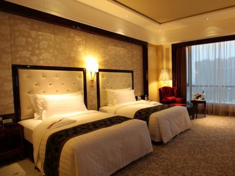 Wyndham Grand Plaza Royale Palace Chengdu Exterior photo