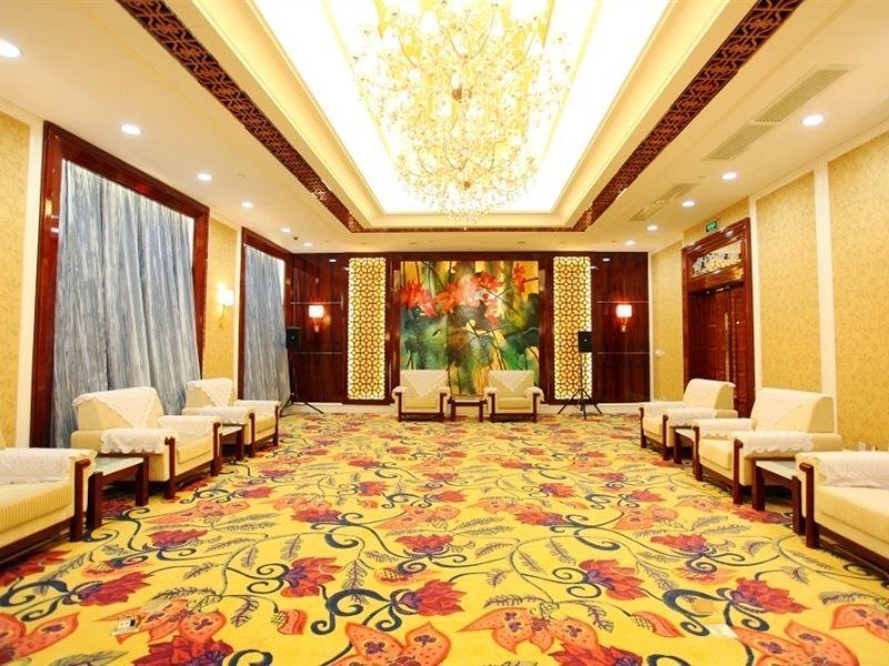 Wyndham Grand Plaza Royale Palace Chengdu Exterior photo