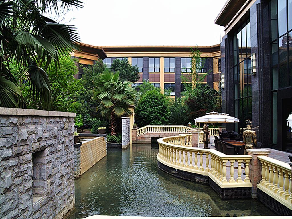 Wyndham Grand Plaza Royale Palace Chengdu Exterior photo
